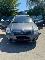 Toyota Avensis t25 Benzin - Toyota Avensis aus 2004
