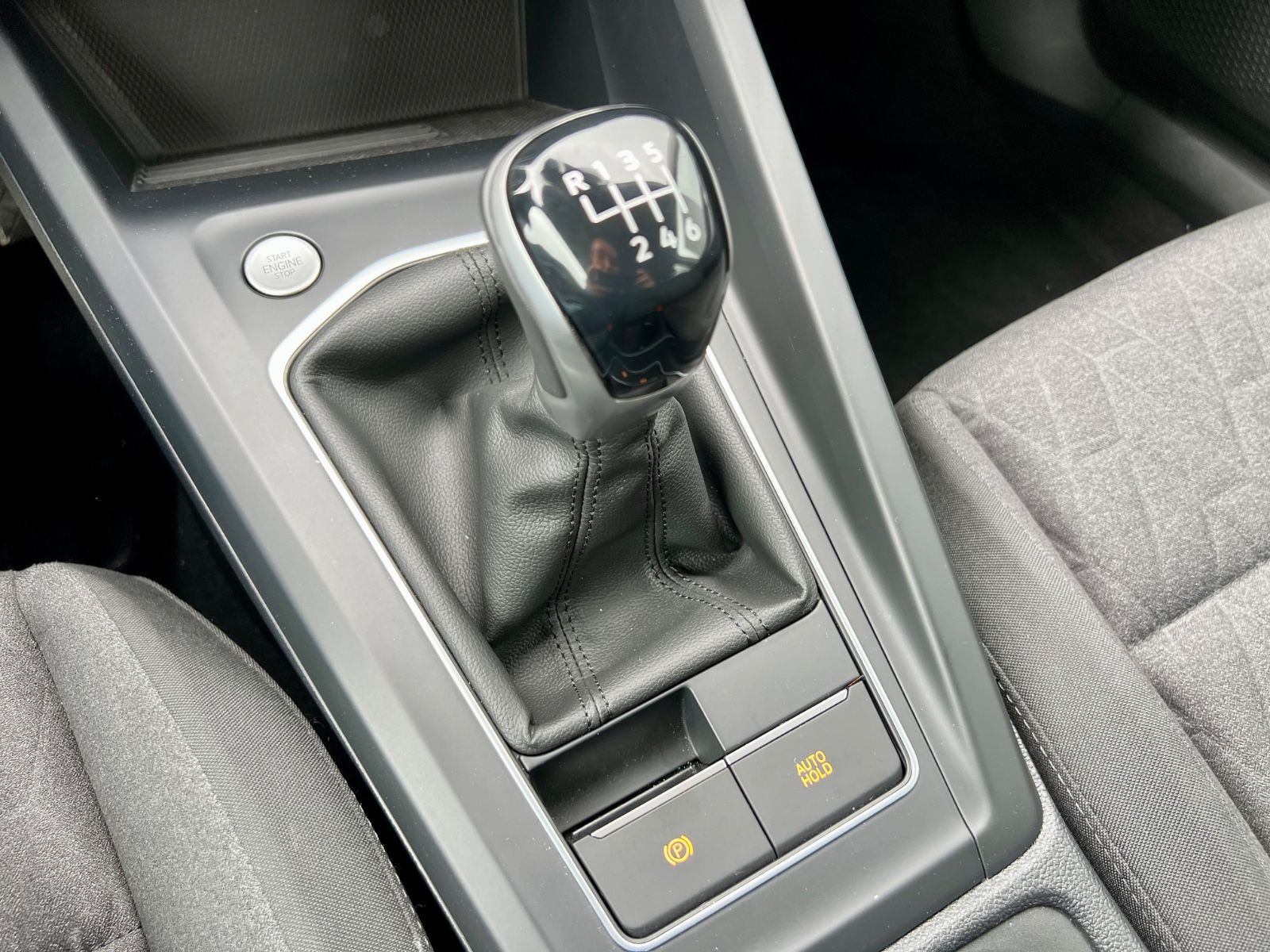 VW Golf 1.5 TSI Life LED SHZ CARPLAY PDC GJR ALU