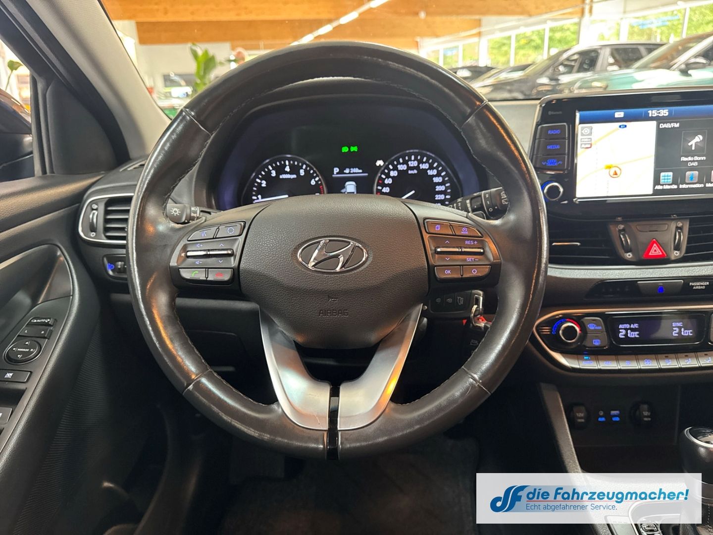 Fahrzeugabbildung Hyundai i30 YES! Navi Apple CarPlay Android Auto Mehrzon