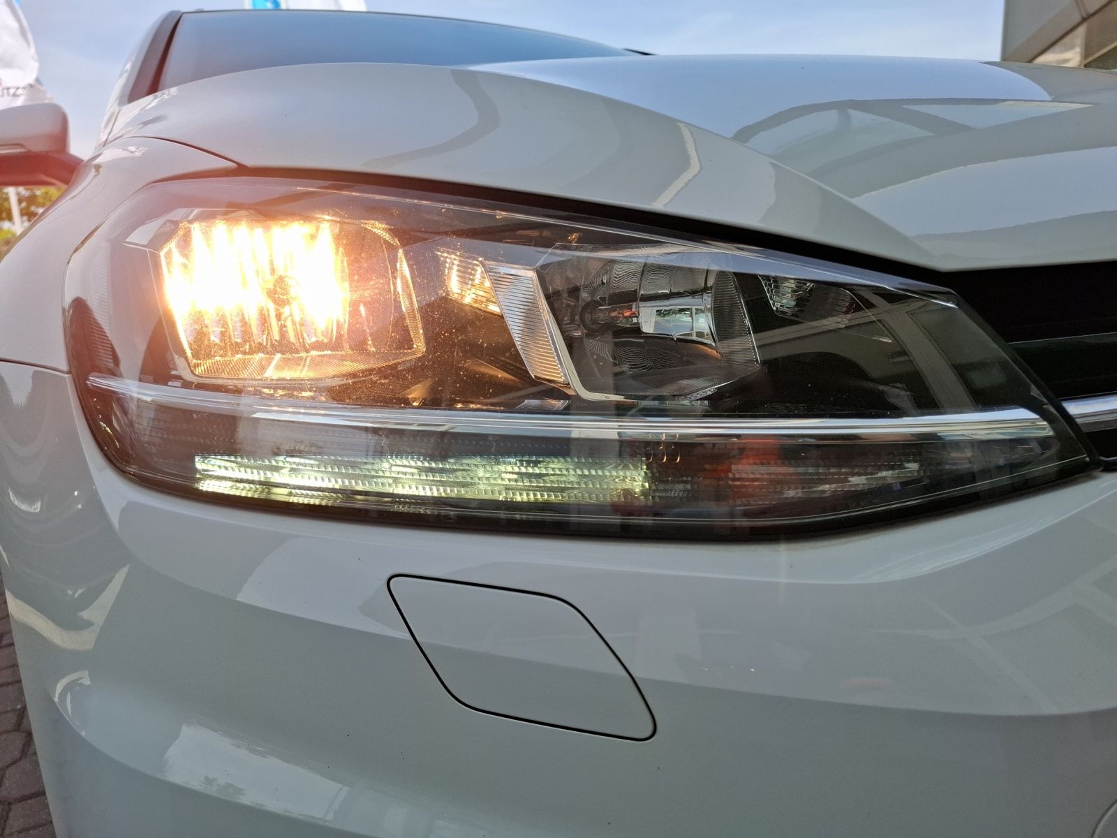 Fahrzeugabbildung Volkswagen Golf VII Variant TSI Trendline Navi PDC SH