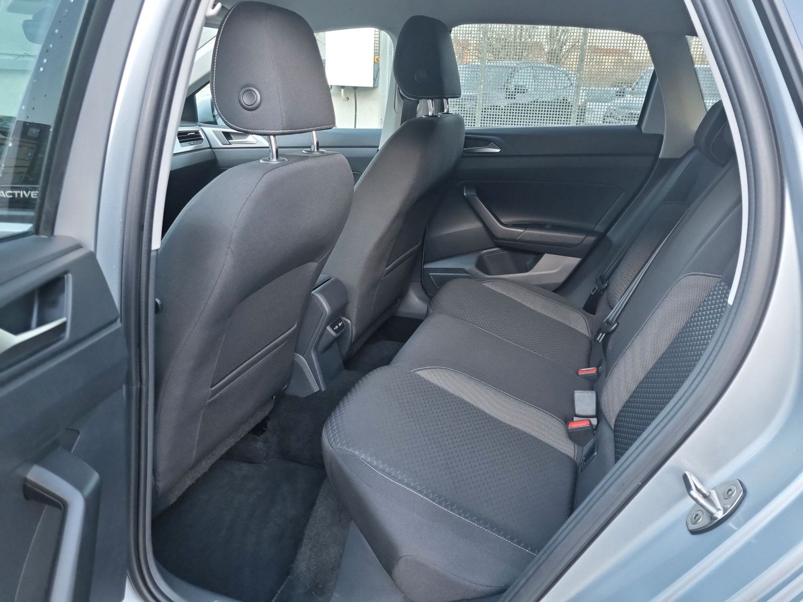 Fahrzeugabbildung Volkswagen Polo 1.0 TSI DSG Active NAVI PDC SHZ DAB