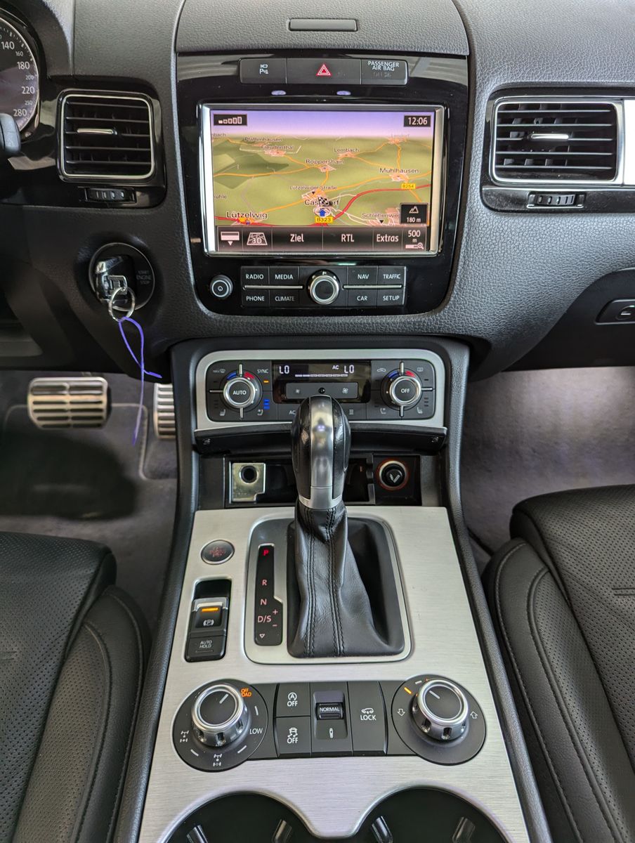 VW Touareg V6 TDI Pano Bi-Xen Memory DYNAUDIO StHz - Image 21