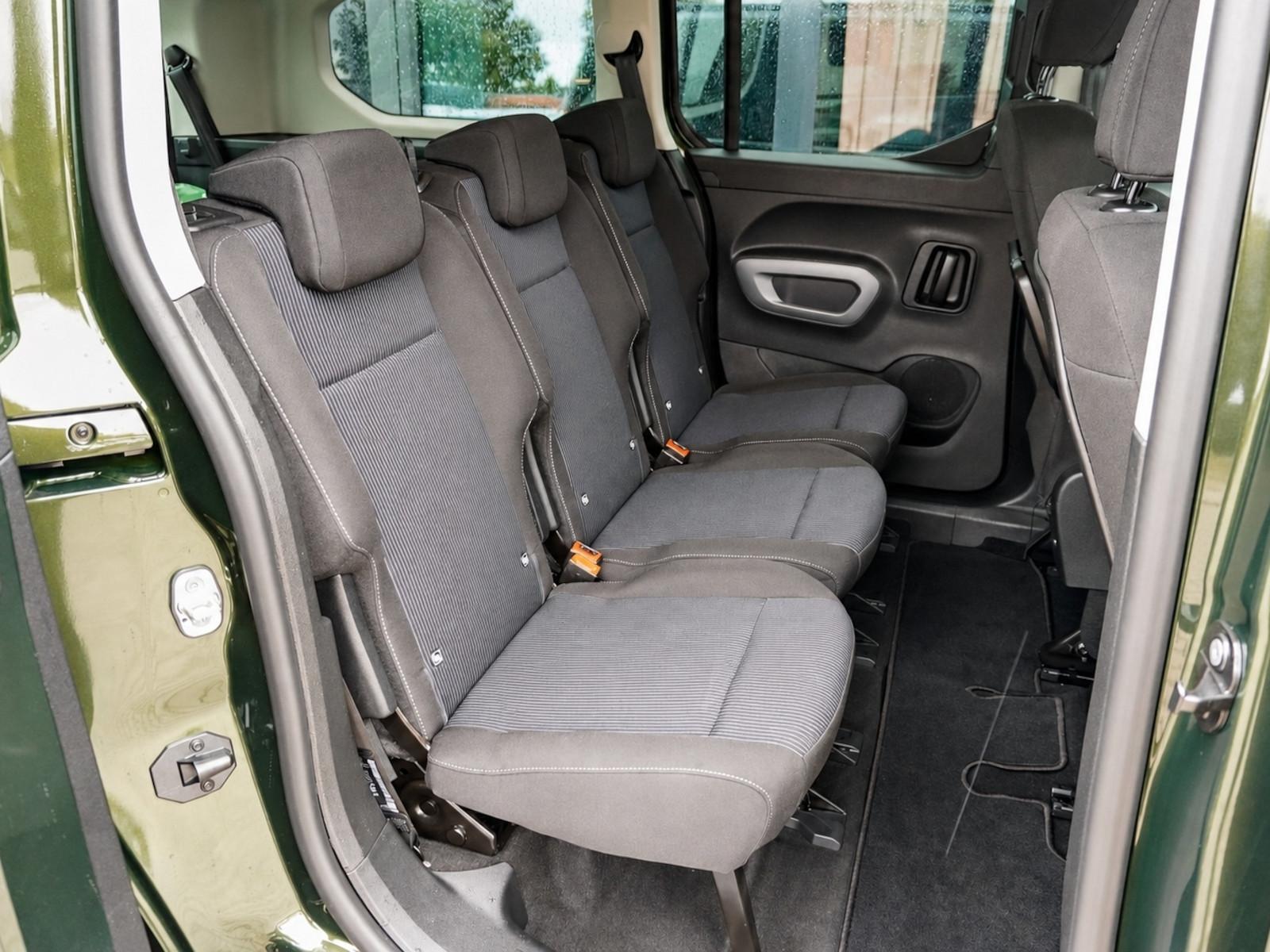 Fiat Doblo Maxi Kombi 130 AT 7-Sitzer + 10-Zoll-Navi