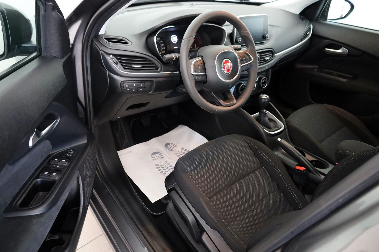 Fahrzeugabbildung Fiat Tipo Lounge Navi,Kamera,SH,PDC,SR+WR
