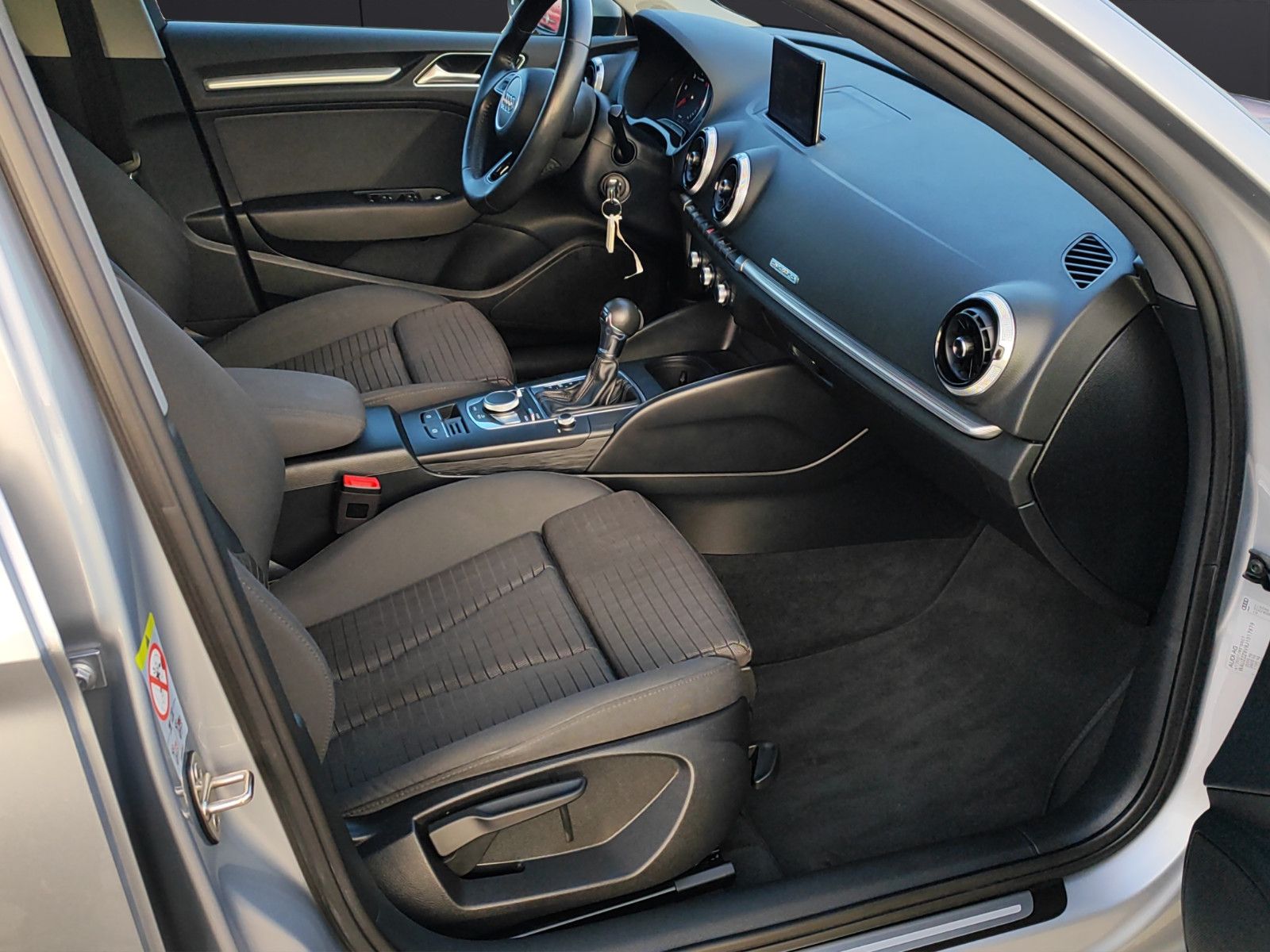 Fahrzeugabbildung Audi A3  quattro sport*1Hand*Xenon*AHK*PDC*SitzHZ*