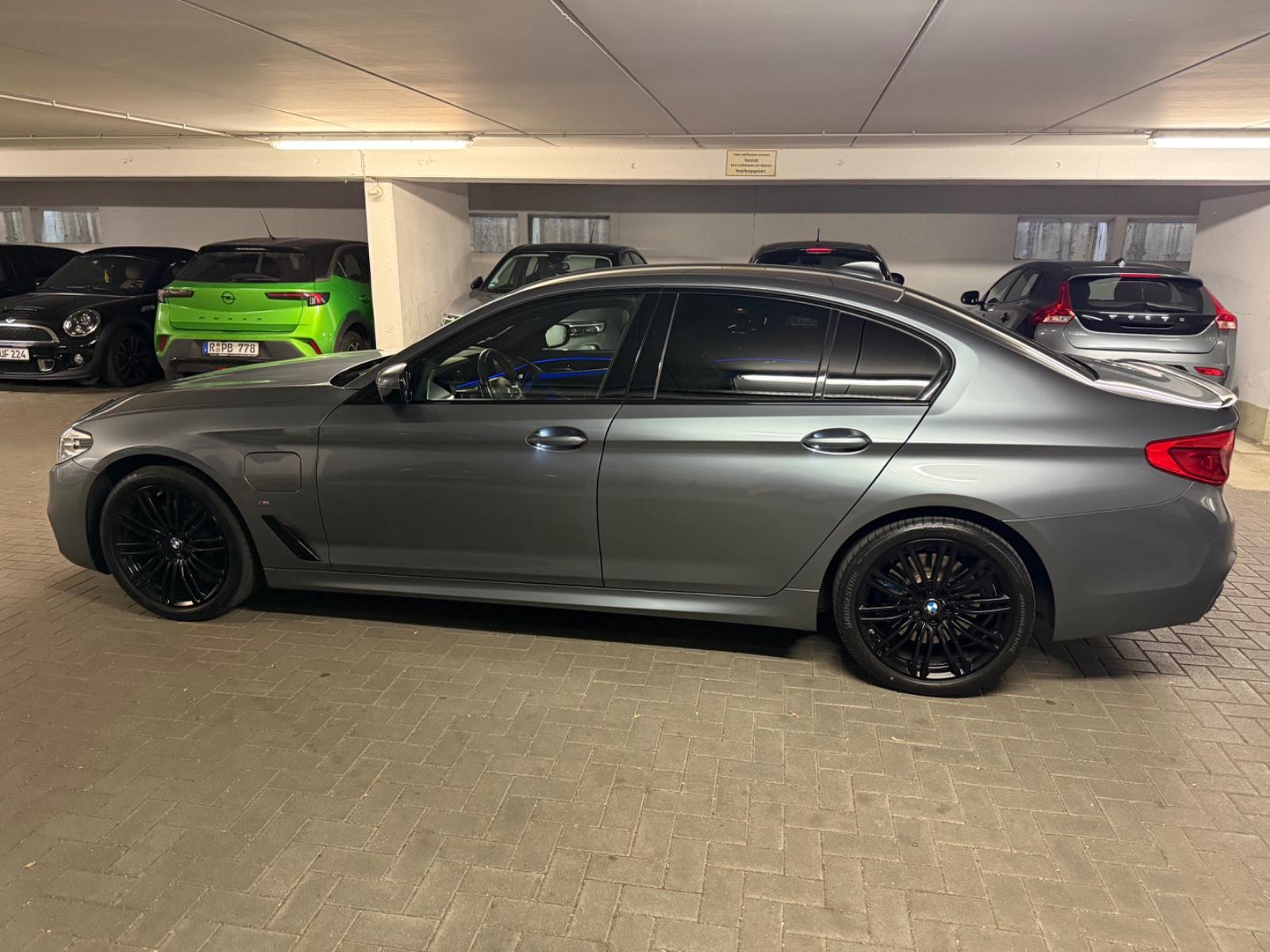 BMW 530e iPerformance - M-Paket - HUD - H&K - Leder
