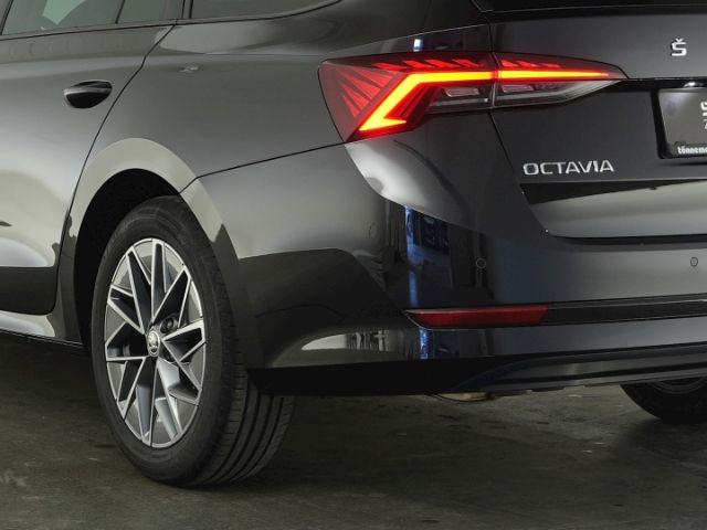 Octavia COMBI TOUR TDI DSG+AHK+KLIMA+NAVI+LED-SC