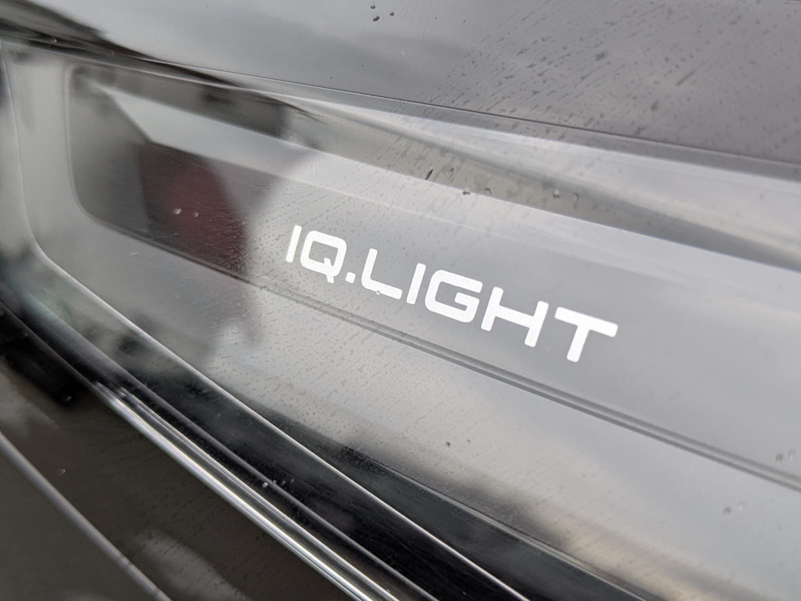 Fahrzeugabbildung Volkswagen Tiguan 2.0 TDI 4M R-Line PANO*H&K*AHK*MATRIX*20"