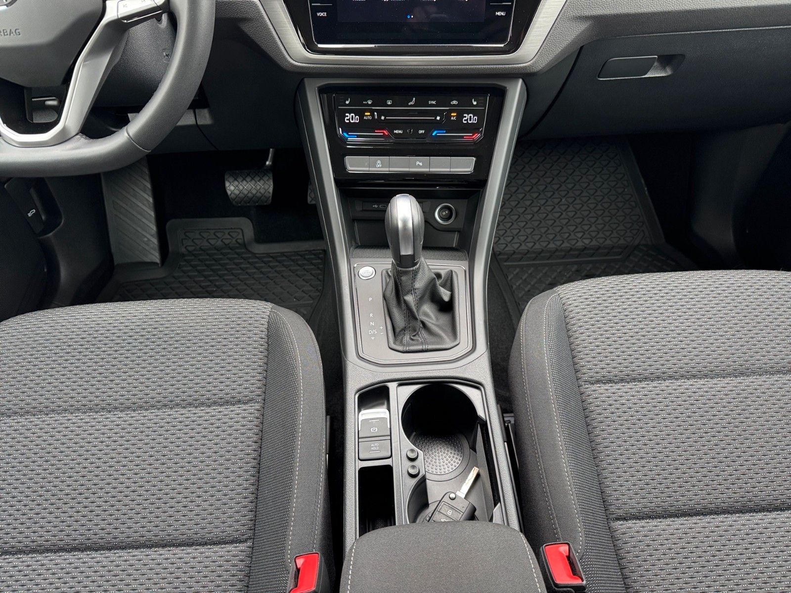 Fahrzeugabbildung Volkswagen Touran 1.5TSI Comfortline R-Line BMT/Start-Stopp