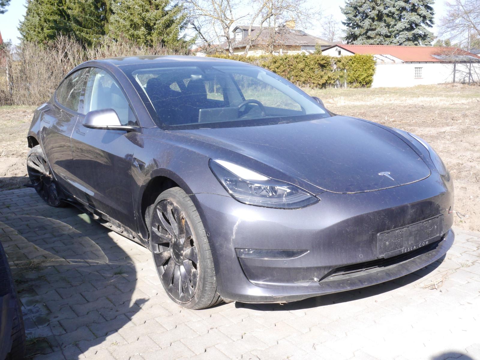 Tesla Model 3 Performance