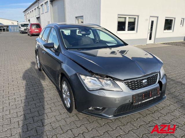 Seat Leon 2015 — rear view