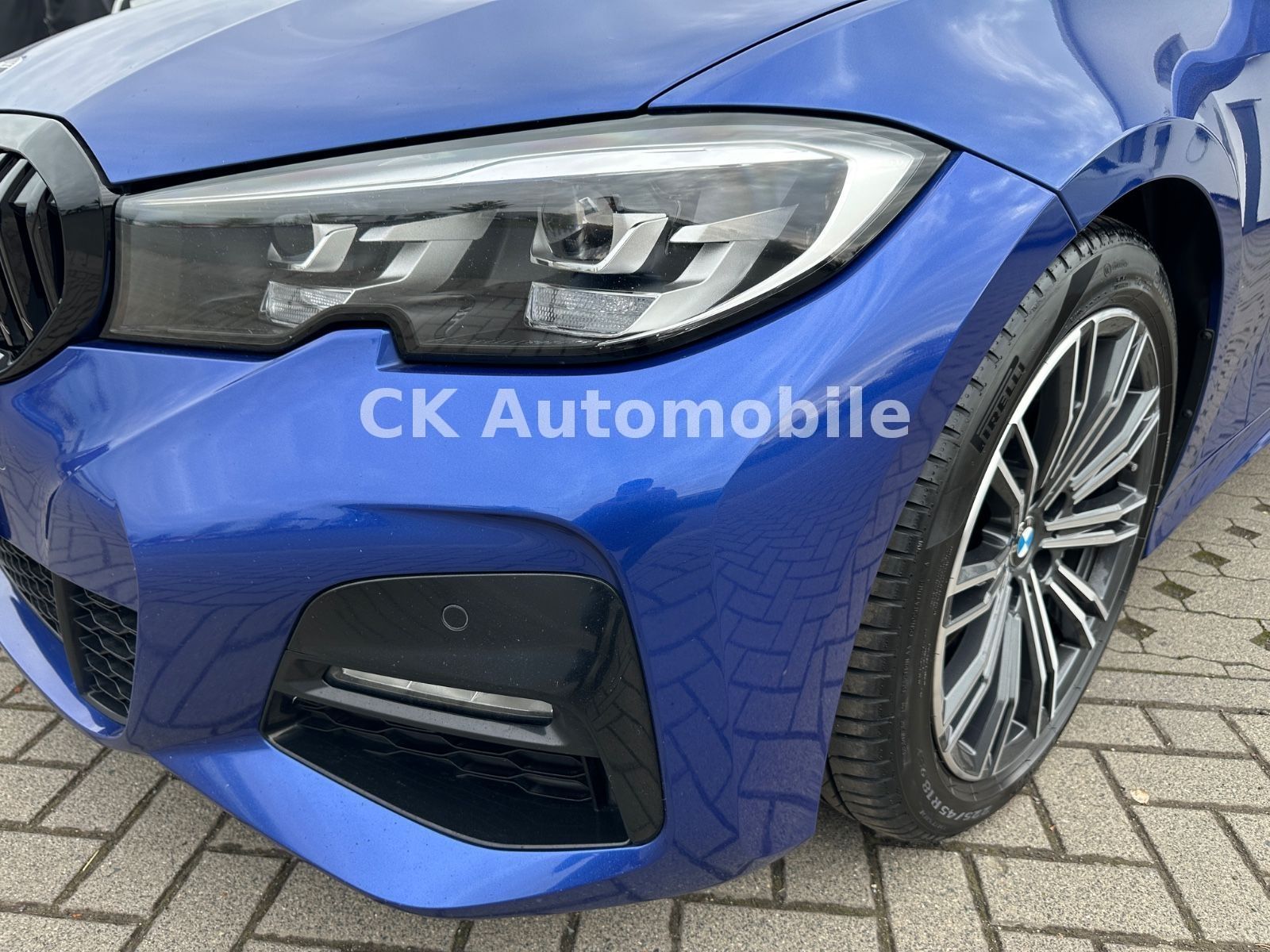 Fahrzeugabbildung BMW 330d Lim. M-Sport /Shadow-Line/Navi/Leder/LED