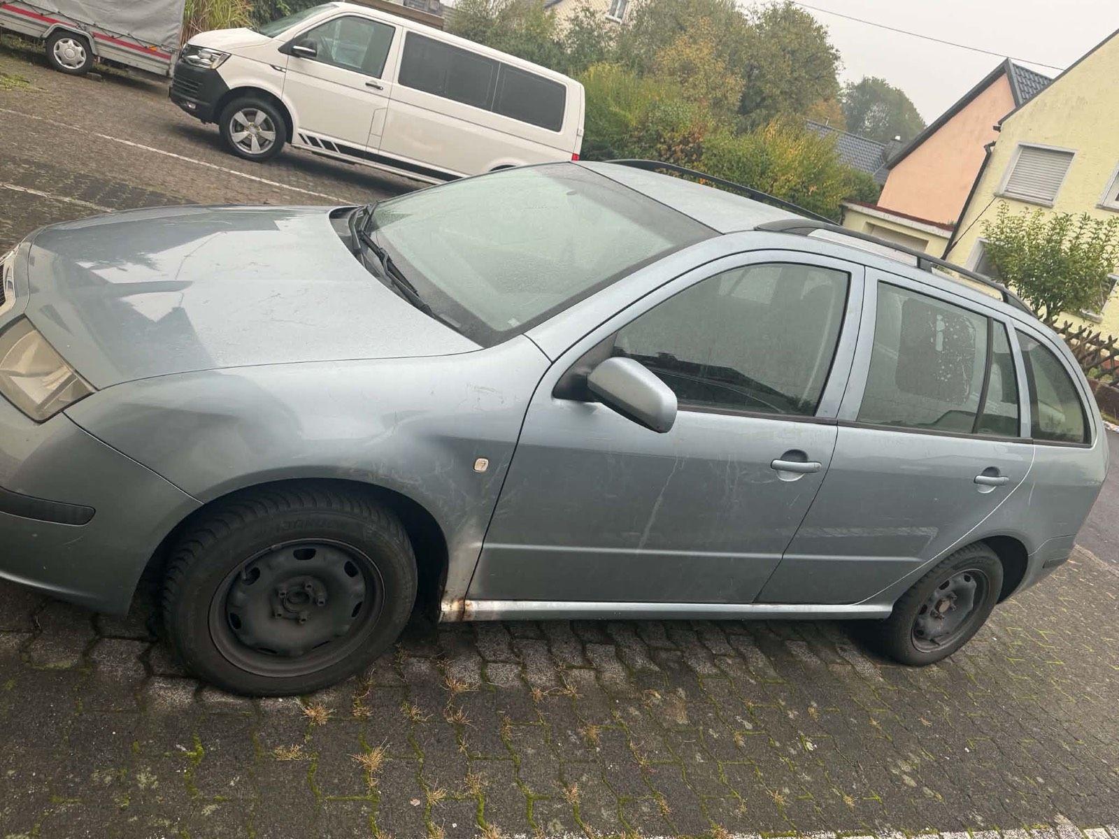 Skoda Fabia 2005 — rear view