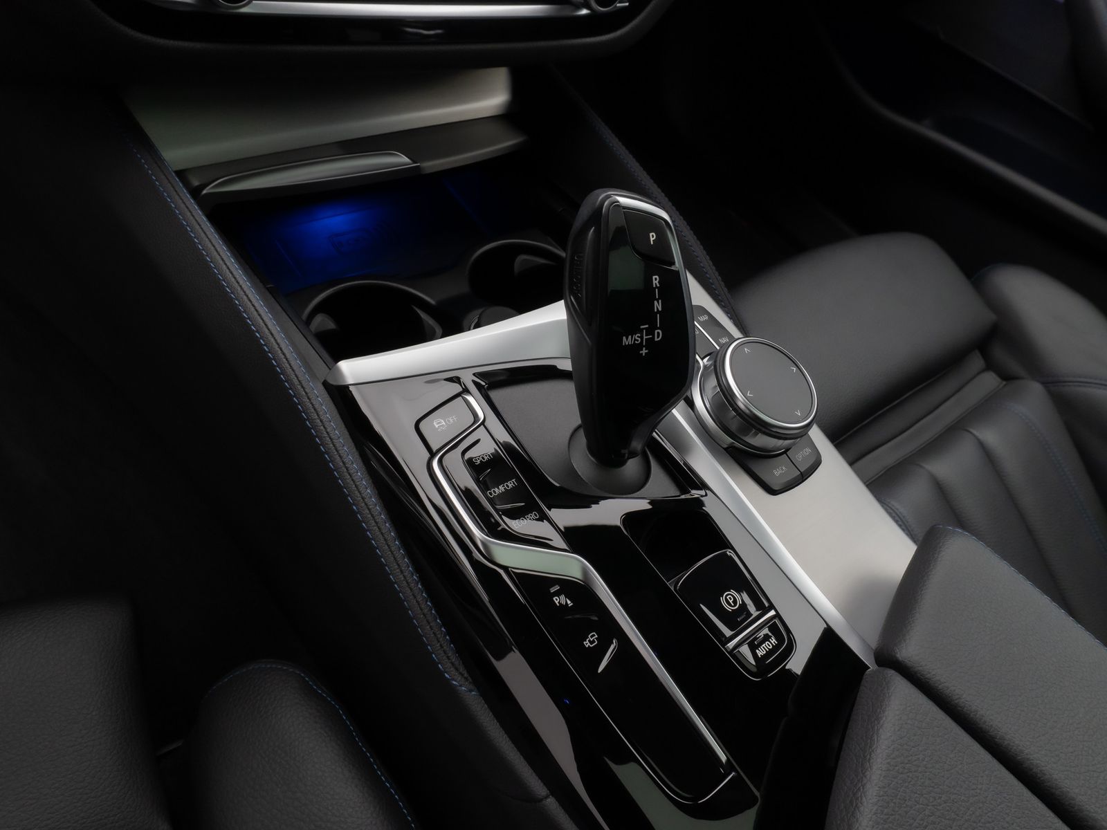 Fahrzeugabbildung BMW 530d xD M Sport Panorama Laser 360°HUD DAB H/K