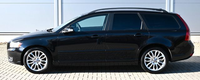 Volvo V50 Kombi 2.4i *RHD*