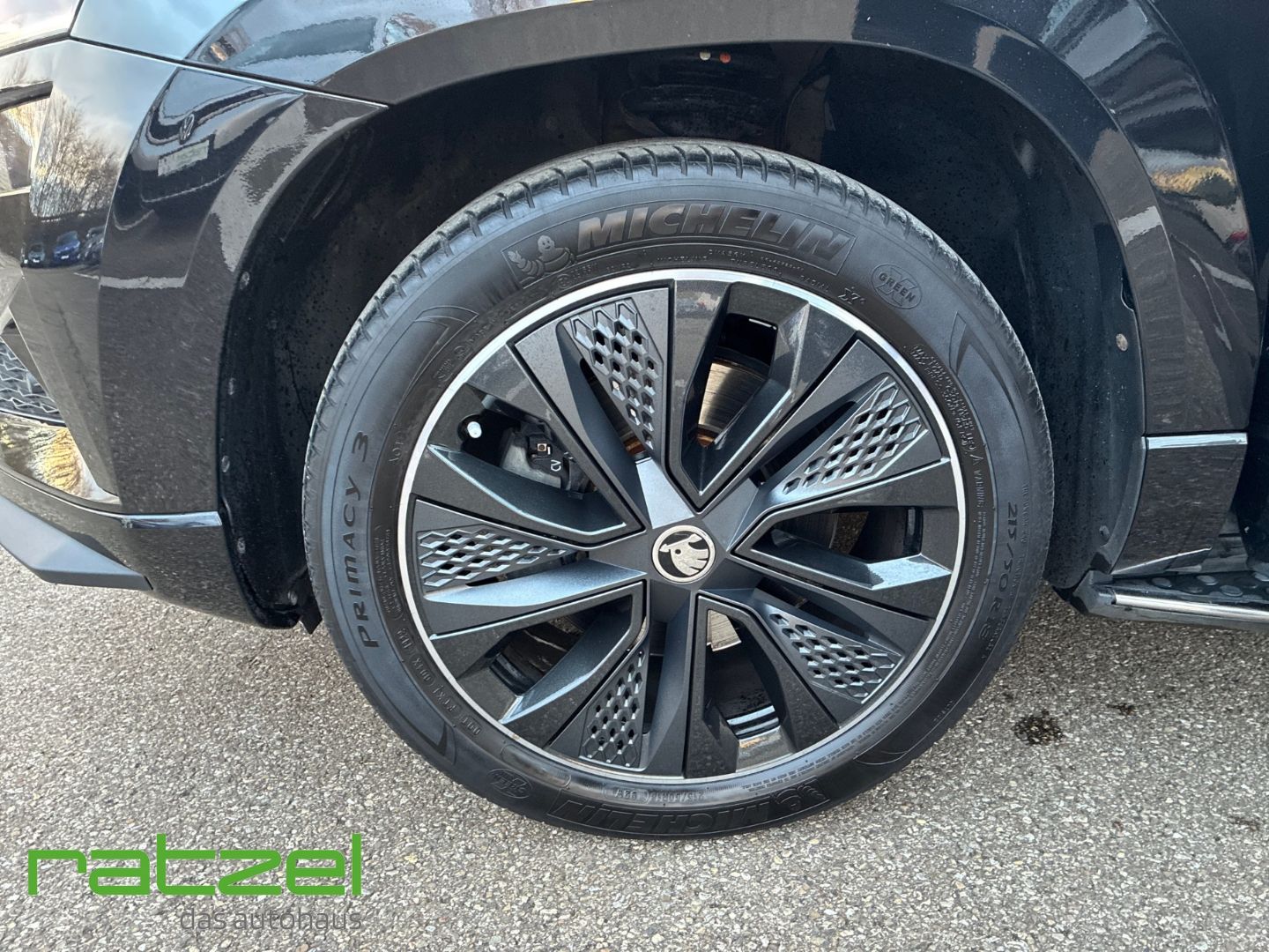 Fahrzeugabbildung SKODA Karoq Sportline 1.5 TSI DSG Navi LED Travel Assi