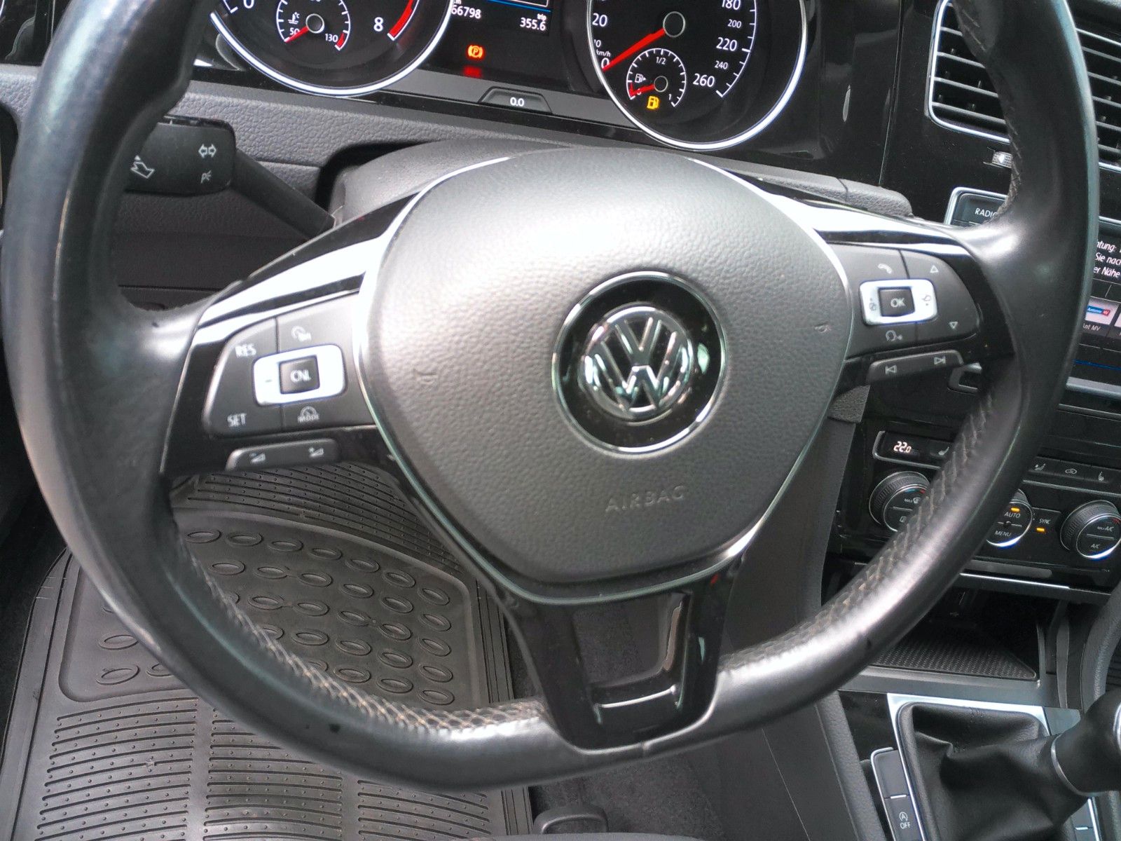 Fahrzeugabbildung Volkswagen Golf VII Lim. Allstar BMT 1.2 TSI Navi