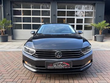 Volkswagen Passat - 2