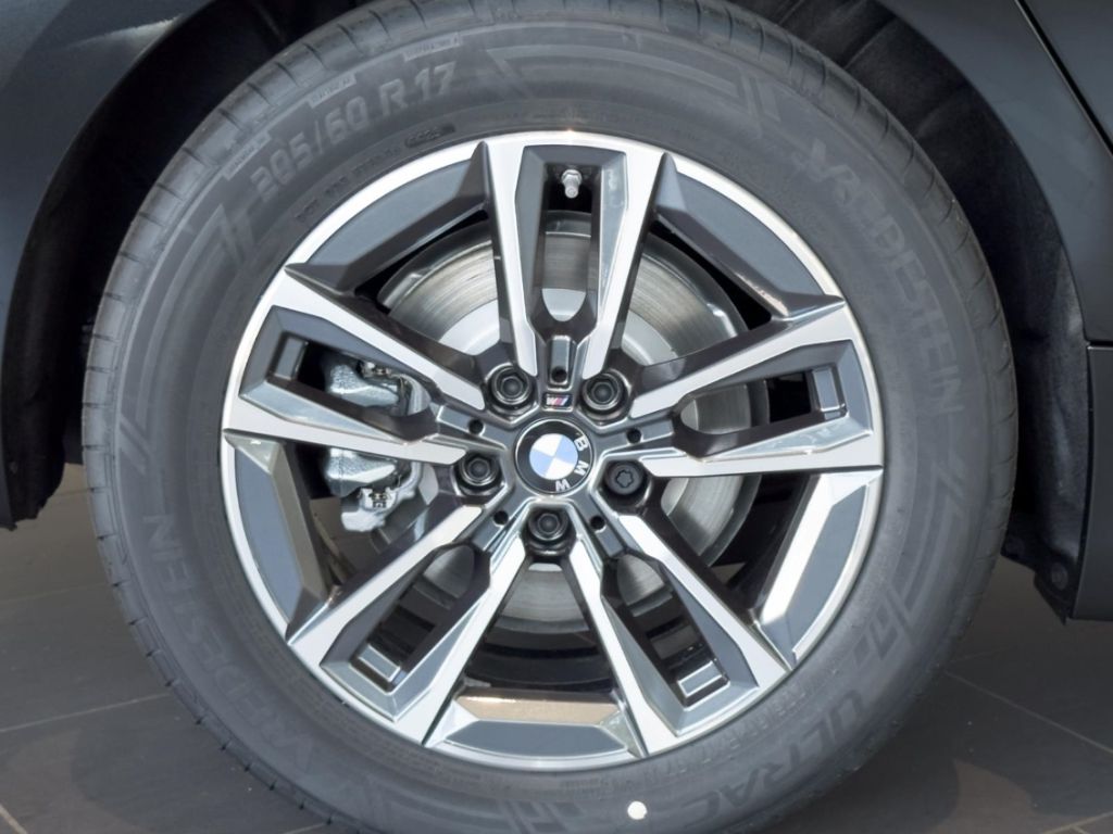 BMW 223 Active Tourer - Bild 5