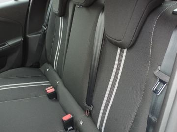 Fotografie 13 des Opel Corsa F GS Kamera Sitz-/Lenkradheizung