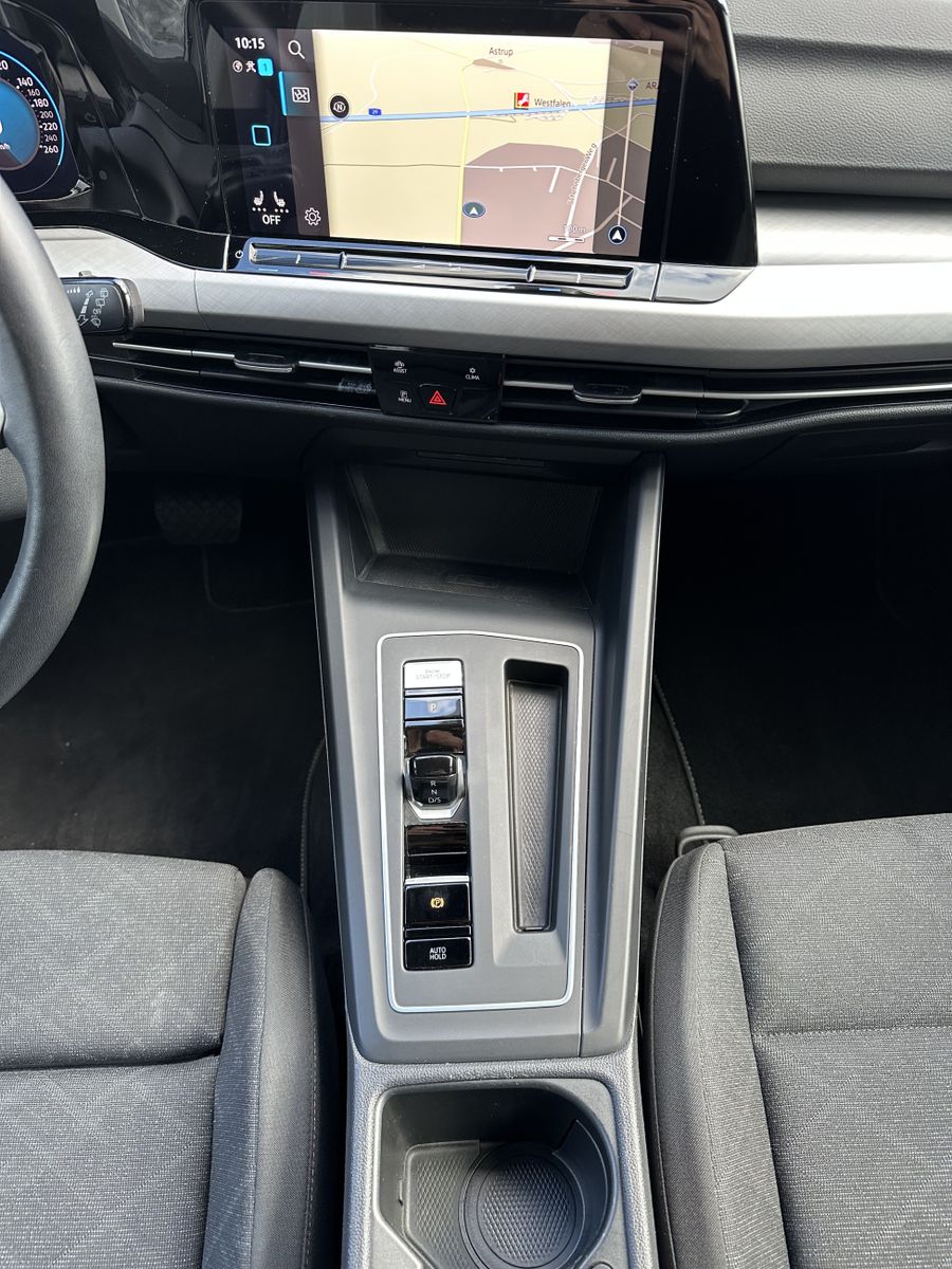 Fahrzeugabbildung Volkswagen Golf Variant 2.0 TDI DSG Life NAV+LED+ACC+STHZG