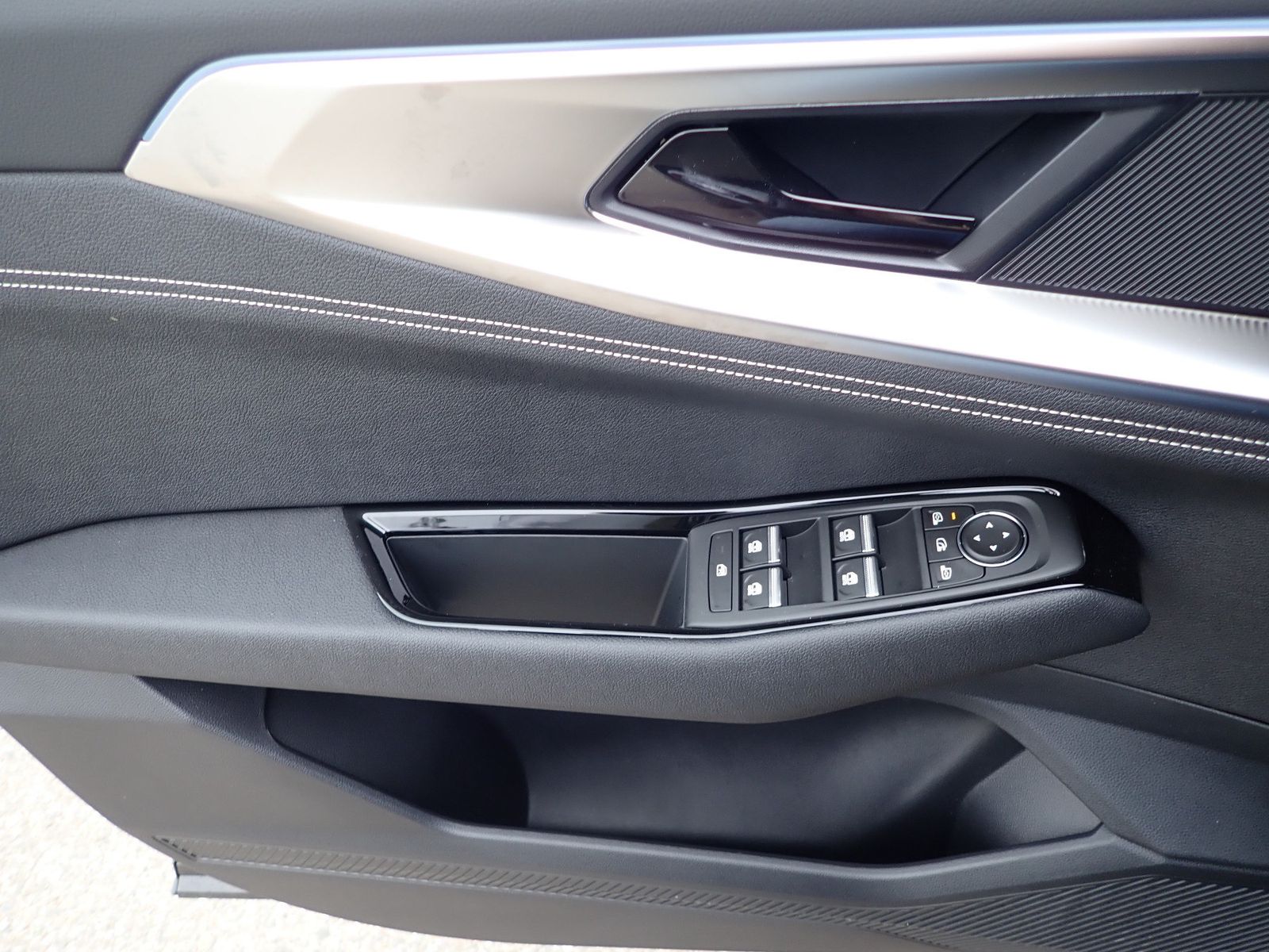 Fahrzeugabbildung Renault Austral Techno Mild Hybrid 150 Automatik