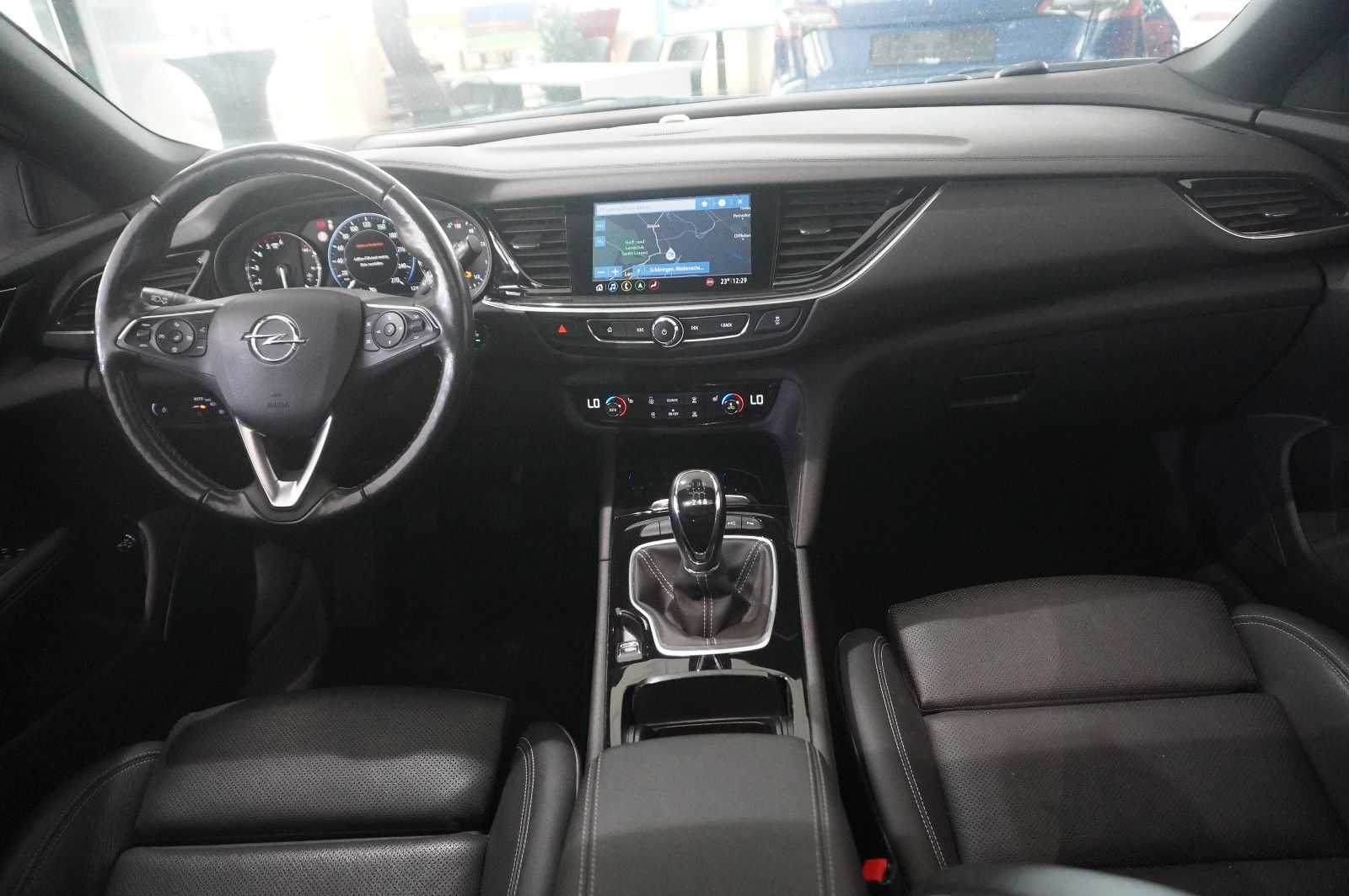 Fahrzeugabbildung Opel Insignia B ST 2.0D ELEGANCE NAVI/LED/KAMERA/PANO