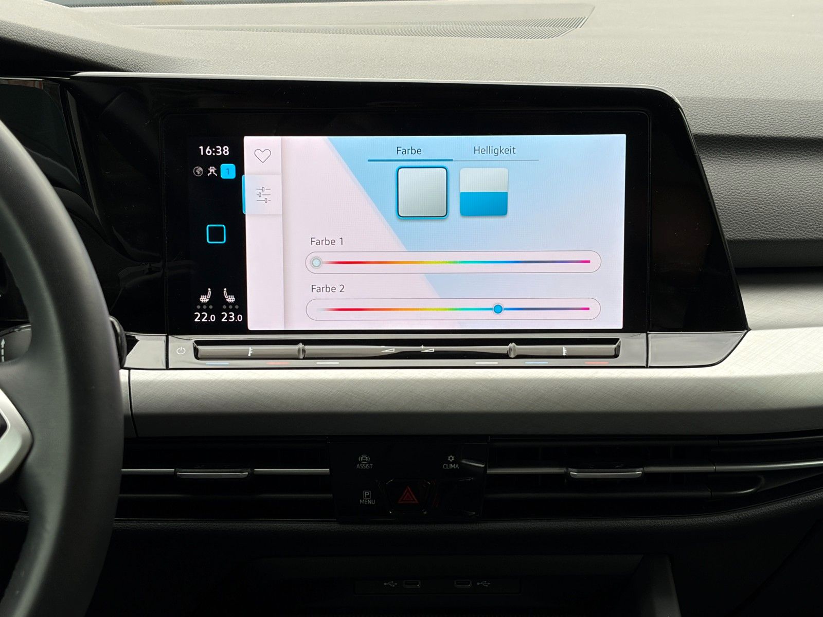 Fahrzeugabbildung Volkswagen Golf VIII Life 1.5 TSI ACC PDC NAV LHZ 3Z-KLIMA
