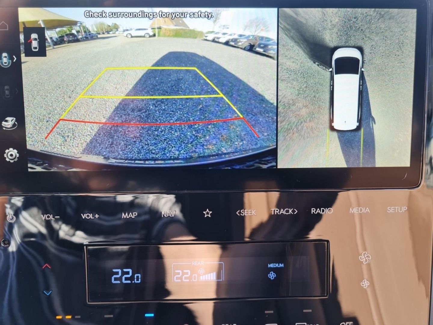 Fahrzeugabbildung Hyundai STARIA Signature 2.2 CRDi 7-Sitzer BOSE+AHK+360°