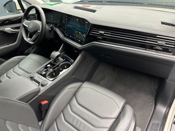 Volkswagen Touareg - 11