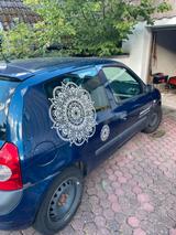 Renault Clio - Renault Clio aus 2004 mit Diesel-Antrieb