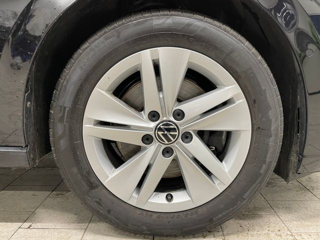 Golf VIII Variant Life 2.0 TDI DSG NAVI RFK LED