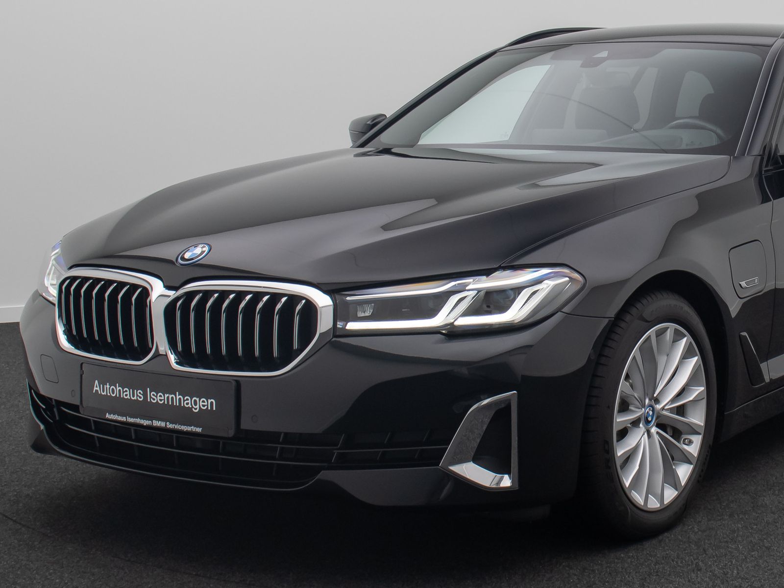 Fahrzeugabbildung BMW 530e Luxury Line HUD H/K DAB Laser Belüftung