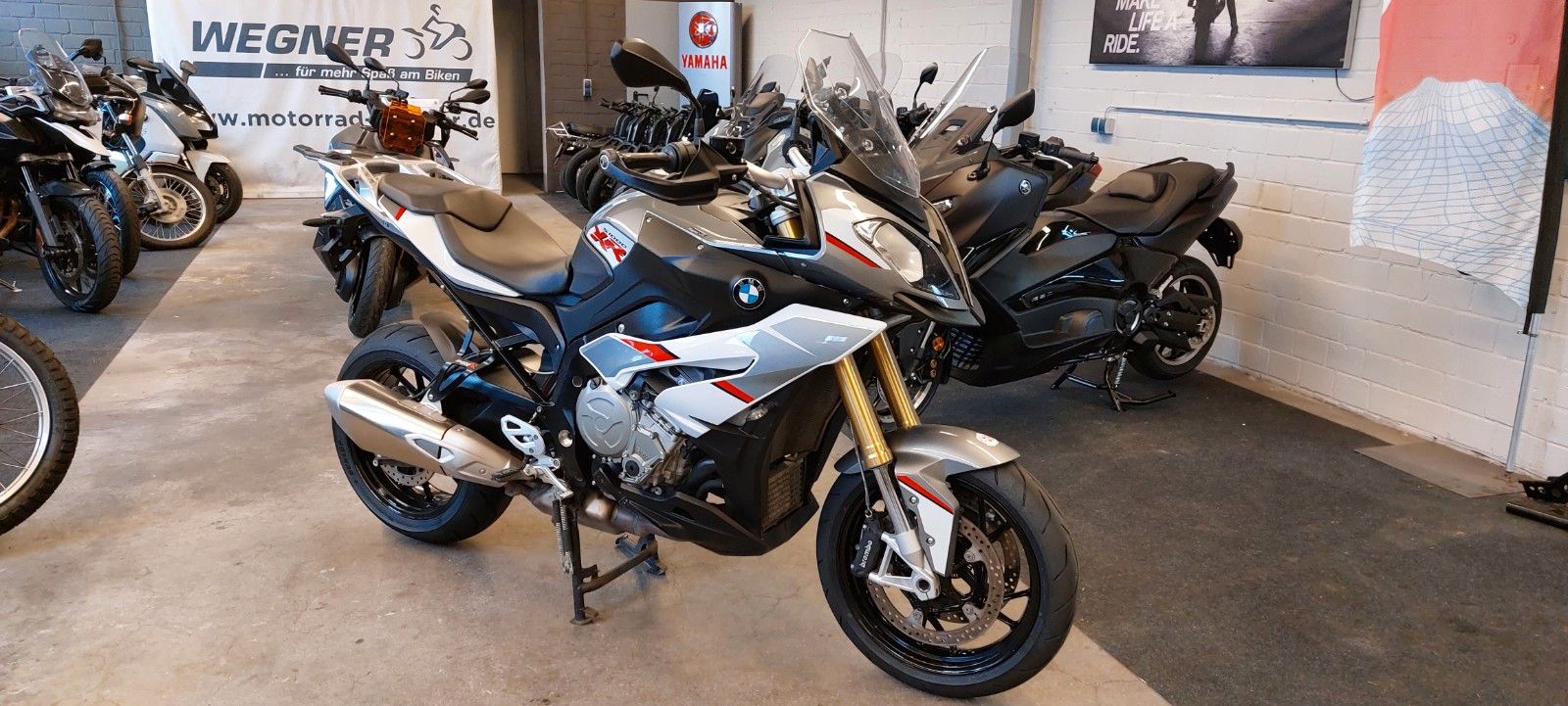 Fahrzeugabbildung BMW S 1000 XR 1. Hand  Super Zustand