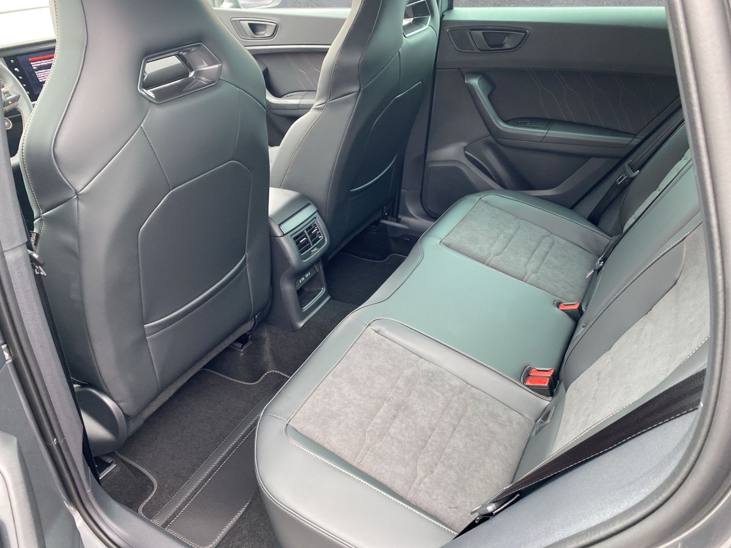 Fahrzeugabbildung CUPRA Ateca VZ 4Drive 2.0 TSI NP: 61.740,- AHK-klappba