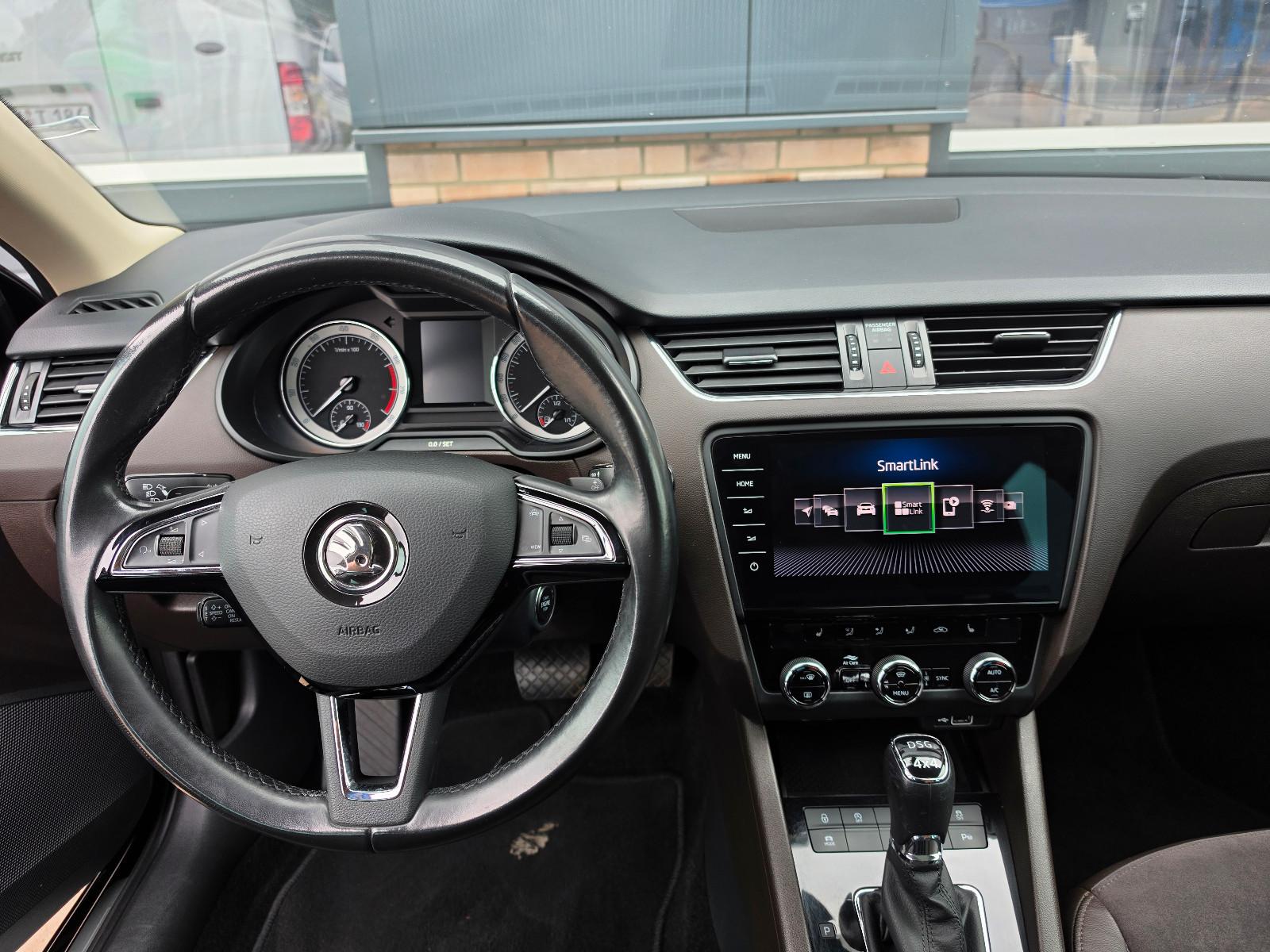 Skoda Octavia 2.0 L&K 4x4 TÜV Neu/Scheckh./LED/Pano.
