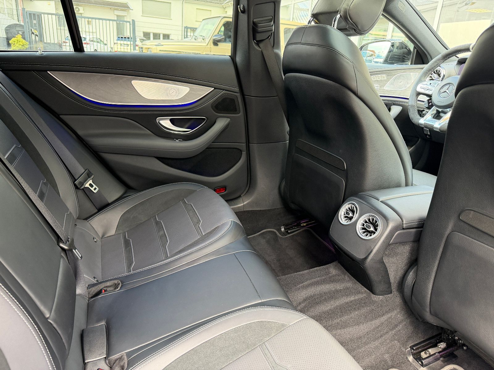 Fahrzeugabbildung Mercedes-Benz AMG GT 4 /43 4Matic+/AERO/V-8STYLING/360KAM/