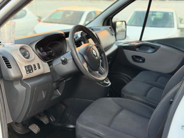 Renault Trafic - 10