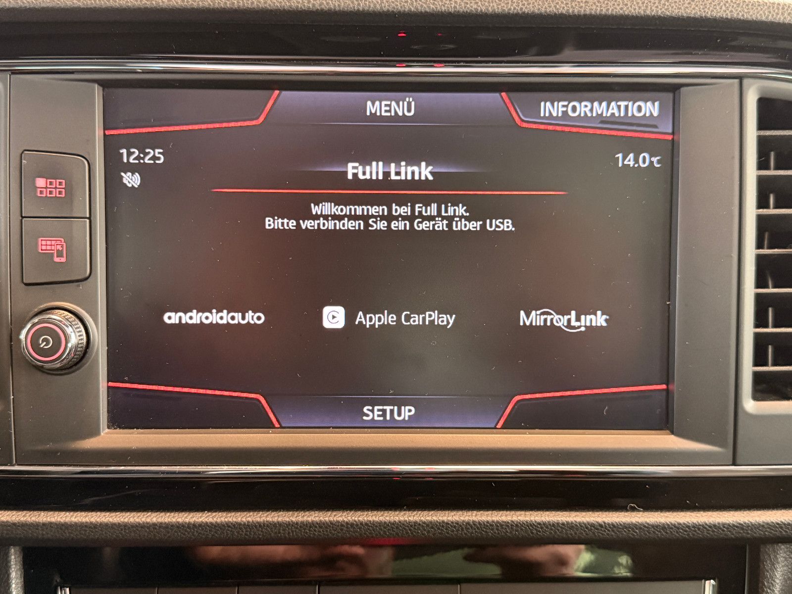 Fahrzeugabbildung SEAT Leon ST FR//ACC/LED/PANORAMA/APPLE-CAR/KAMERA