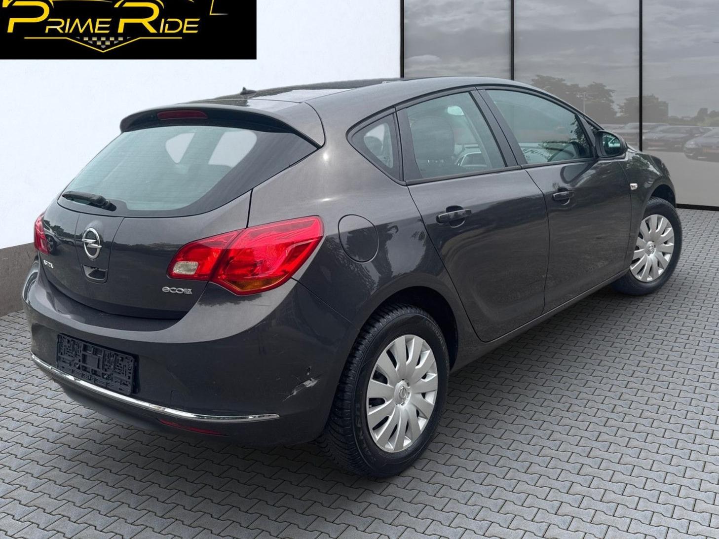 Opel Astra J Lim. 5-trg. Selection