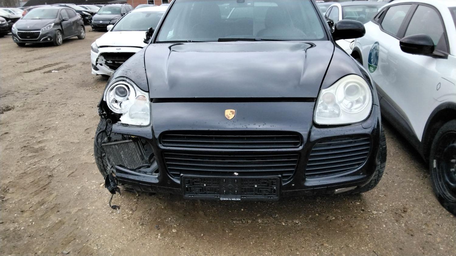 Porsche Cayenne Turbo VAN