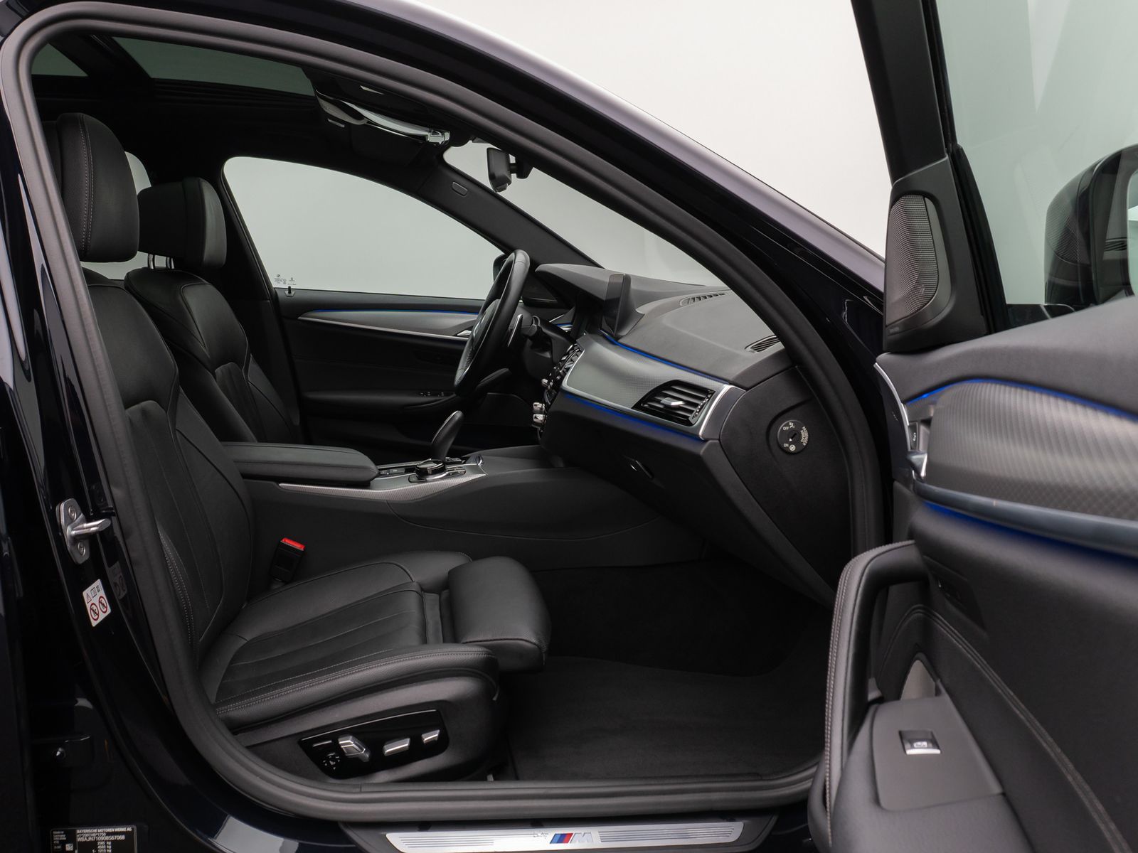 Fahrzeugabbildung BMW 540d xD M Sport Panorama 360°HUD SoftCl Massage