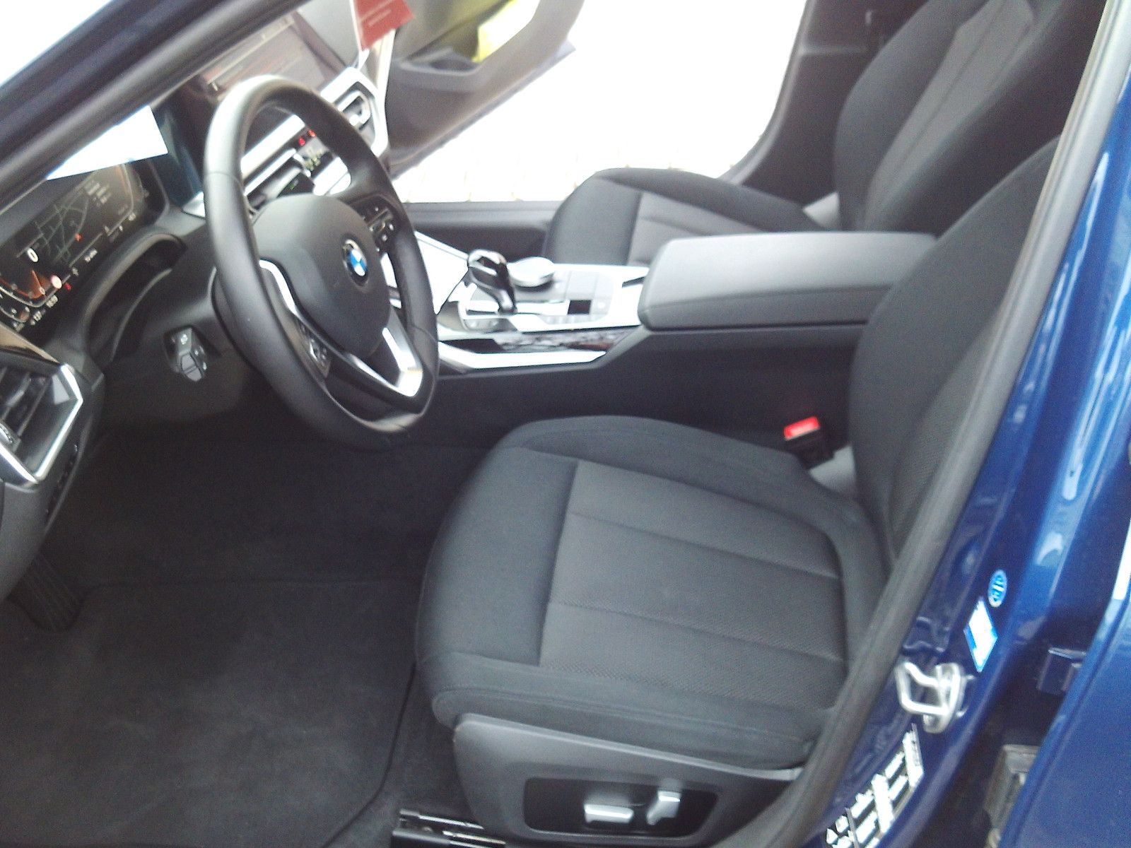 BMW 320 Baureihe 3 Lim. 320 d xDrive Advant.LASER foto 10