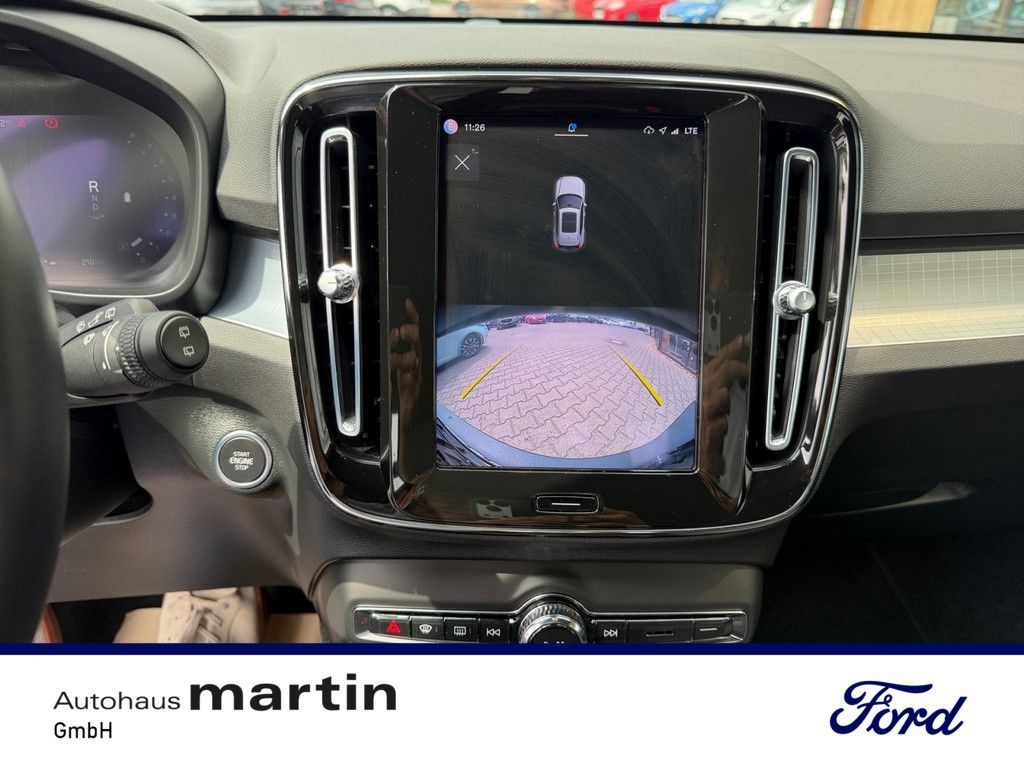 Fahrzeugabbildung Volvo XC40 2.0 Core 2WD SHZ NAVI W-LAN ACC FACEL. LED