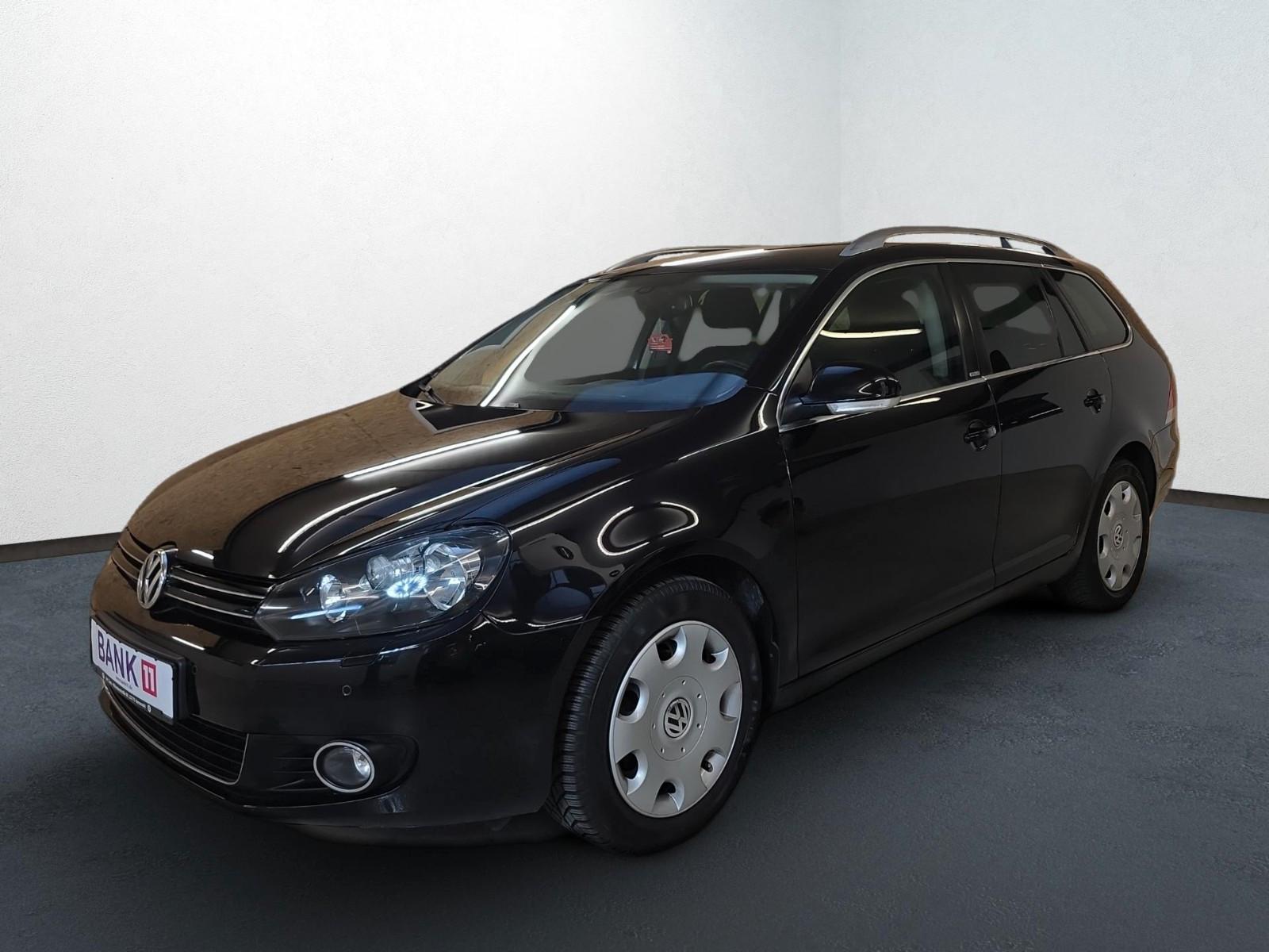 Volkswagen Golf 2011 — rear view