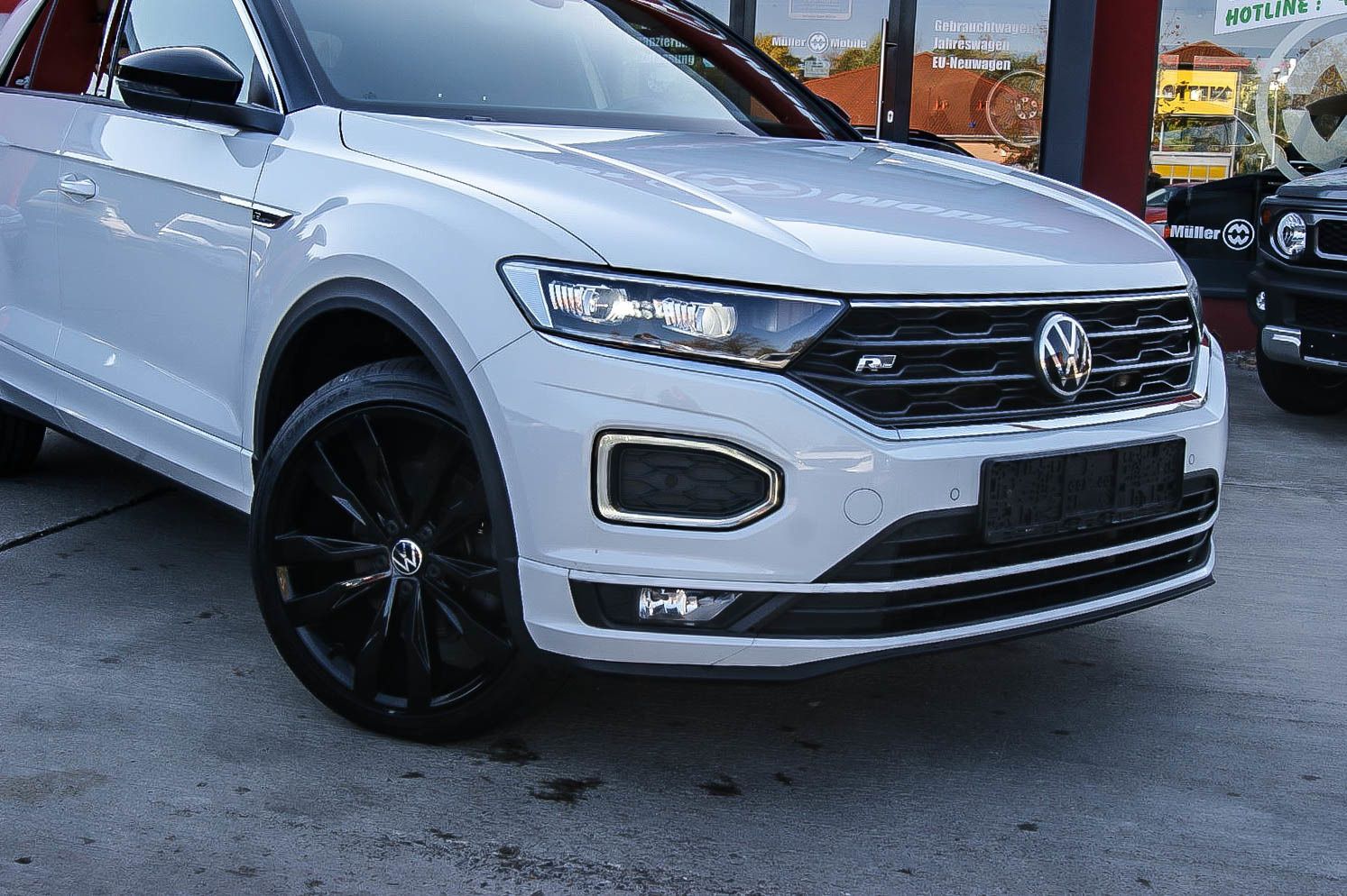 Fahrzeugabbildung Volkswagen T-Roc 2.0TDI Sport 4Motion R-Line PANORAMA LED