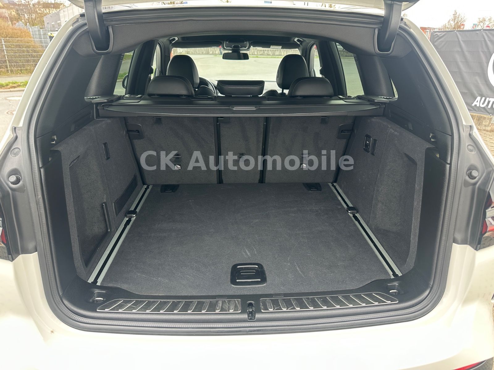 Fahrzeugabbildung BMW X3 xDrive30 i M-Sport/Shadow-Line/Navi/Kam./LED