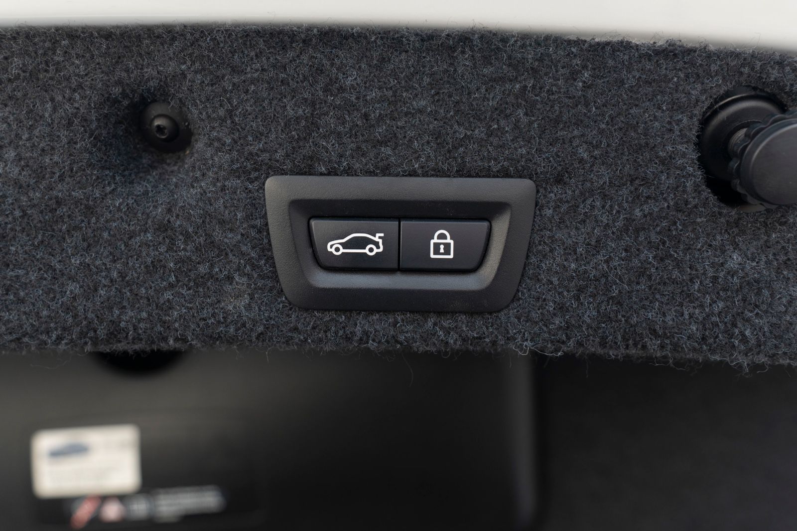 Fahrzeugabbildung BMW 550I M-SPORTPAKET HUD H&K LED KAM ACC