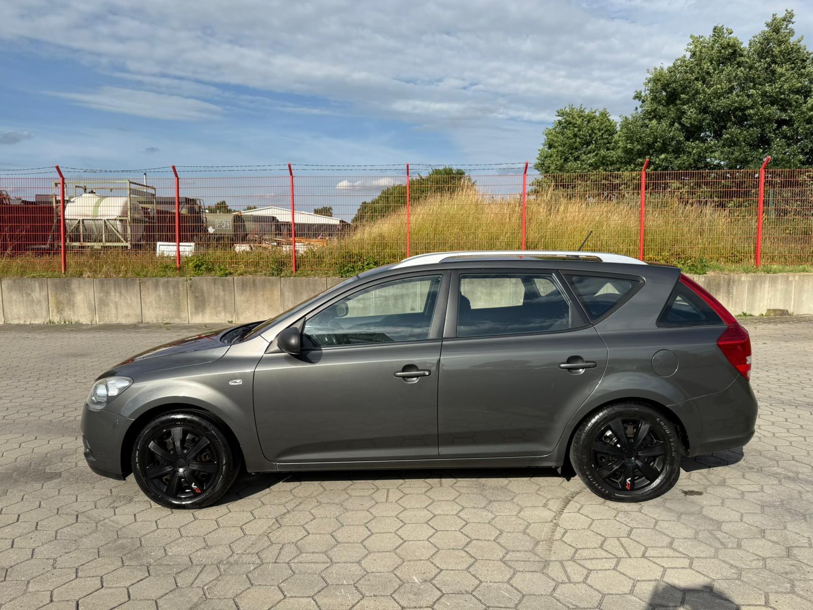 Kia cee'd 2011 — engine 1.396 cm³, 90 HP (66kW)