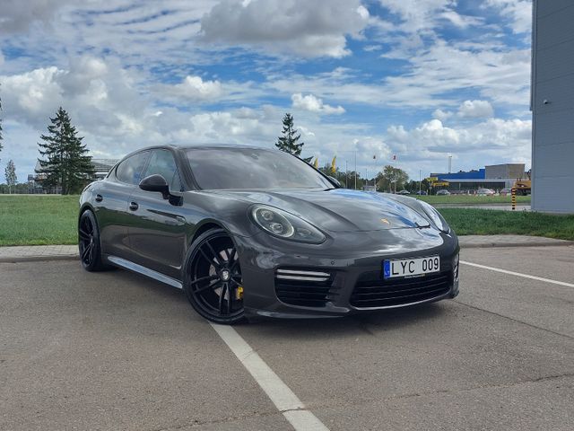 Porsche Panamera Diesel -